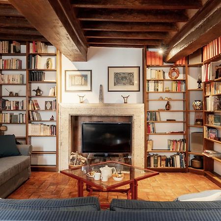 Domus Quiritum Charming, Appartamento D'Epoca A Campo De' Fiori โรม ภายนอก รูปภาพ