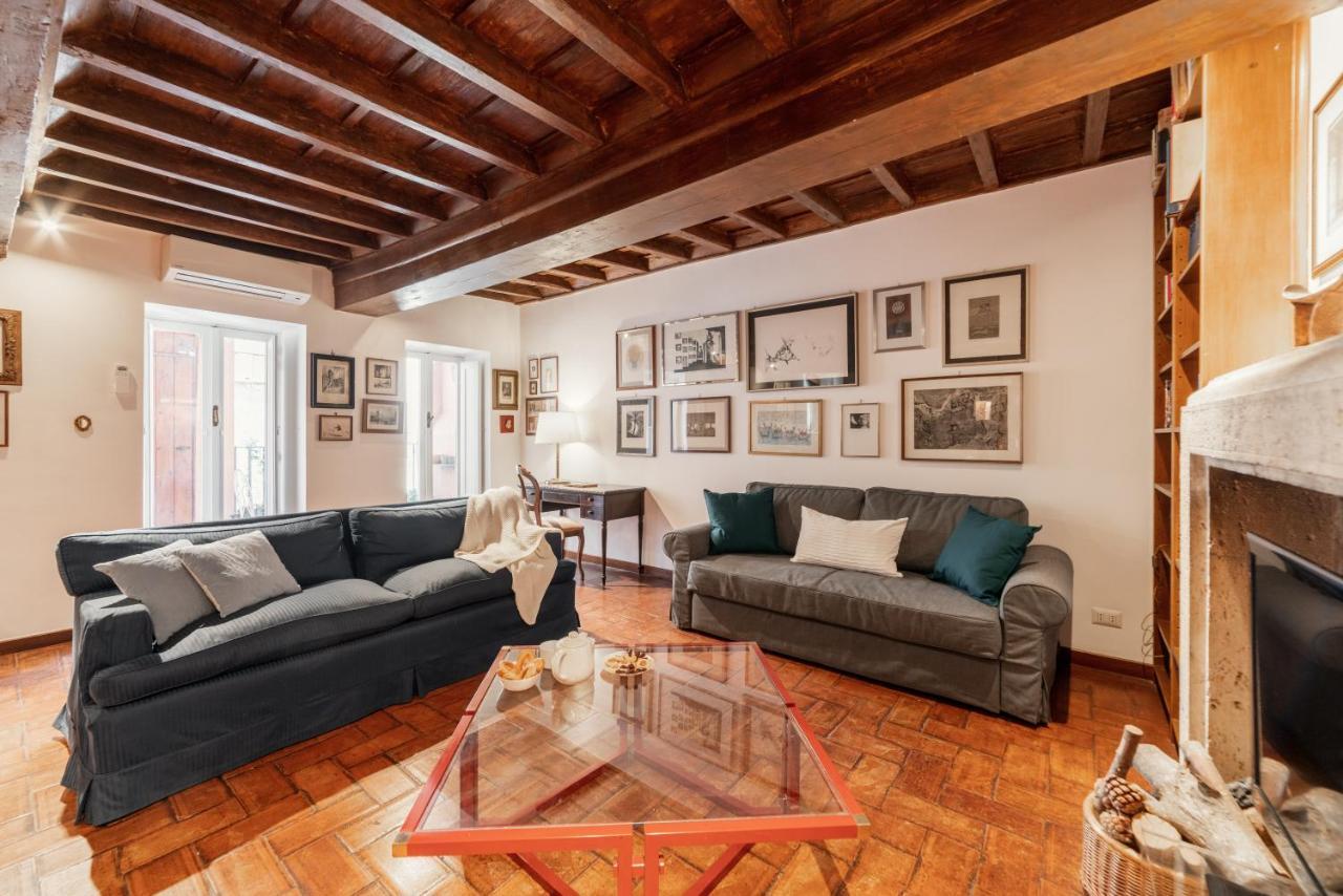 Domus Quiritum Charming, Appartamento D'Epoca A Campo De' Fiori โรม ภายนอก รูปภาพ