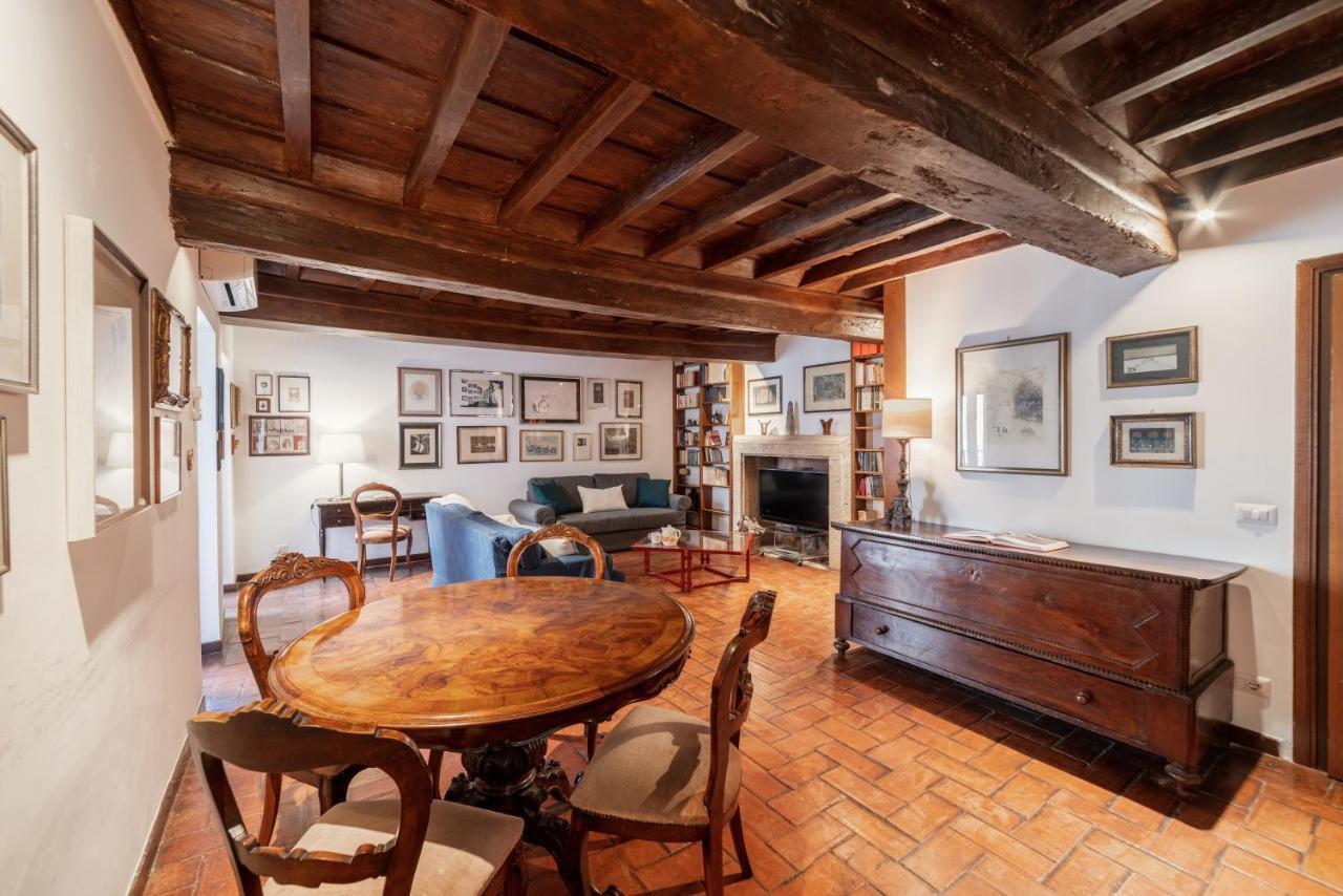 Domus Quiritum Charming, Appartamento D'Epoca A Campo De' Fiori โรม ภายนอก รูปภาพ