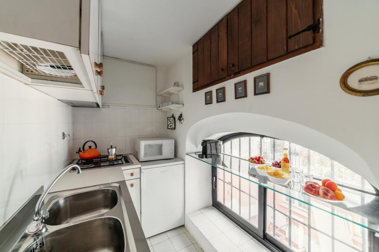 Domus Quiritum Charming, Appartamento D'Epoca A Campo De' Fiori โรม ภายนอก รูปภาพ