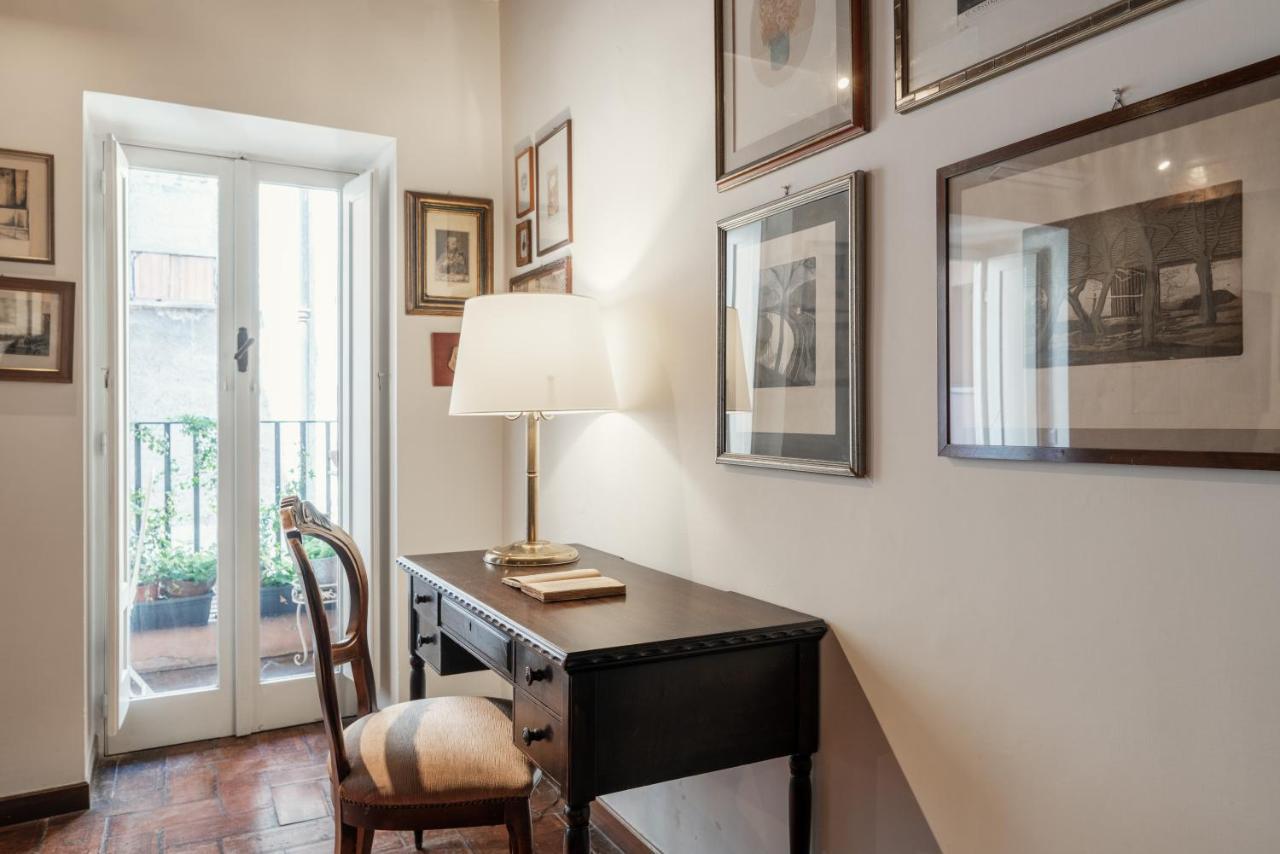 Domus Quiritum Charming, Appartamento D'Epoca A Campo De' Fiori โรม ภายนอก รูปภาพ
