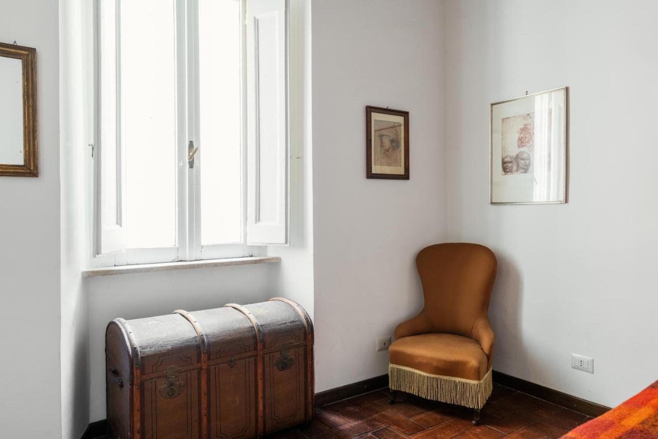 Domus Quiritum Charming, Appartamento D'Epoca A Campo De' Fiori โรม ภายนอก รูปภาพ